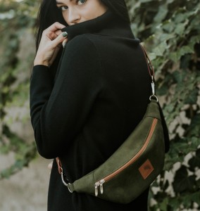 Nierenbeuteltasche aus wasserabweisendem Nubuk- Khaki brauner Riemen