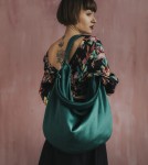 Beuteltasche aus grünem Velours