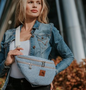 Bauchtasche XL aus gewebtem Stoff- Recycling-Melange- himmelblau