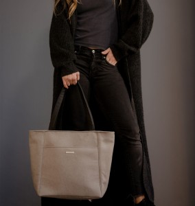Shopper Tasche aus geprägtem Polster-Nubuk in Grau
